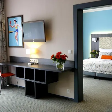 Trans World Auefeld 4*